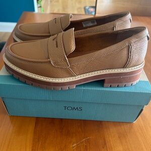 TOMS Cara Tan Leather Loafers, W 10
